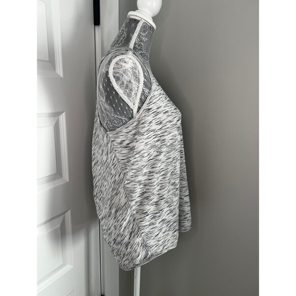 Lululemon Athletic Tank Top Womens size 8 - Picture 2 of 6